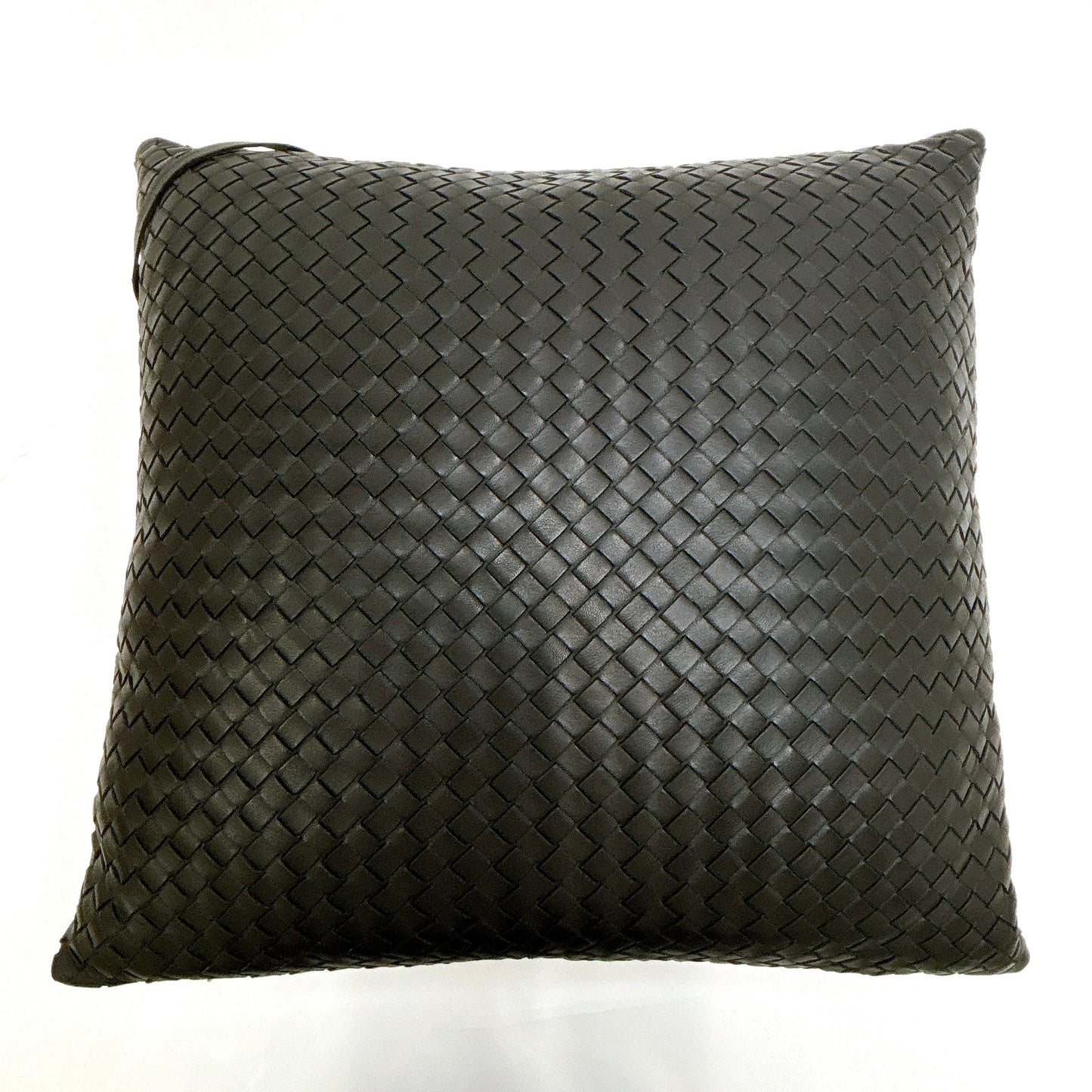 B1136 ボッテガヴェネタ イントレチャート クッション  レザー ブラック