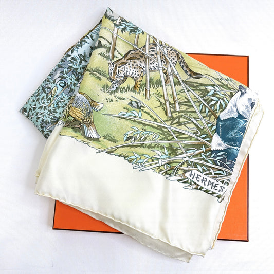 B1364 エルメス カレ90 SICHUAN 四川省 シルク スカーフ パンダ アニマル柄