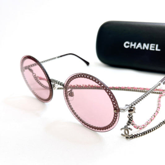 B1624 シャネル レザーチェーン サングラス ピンク ケース付き