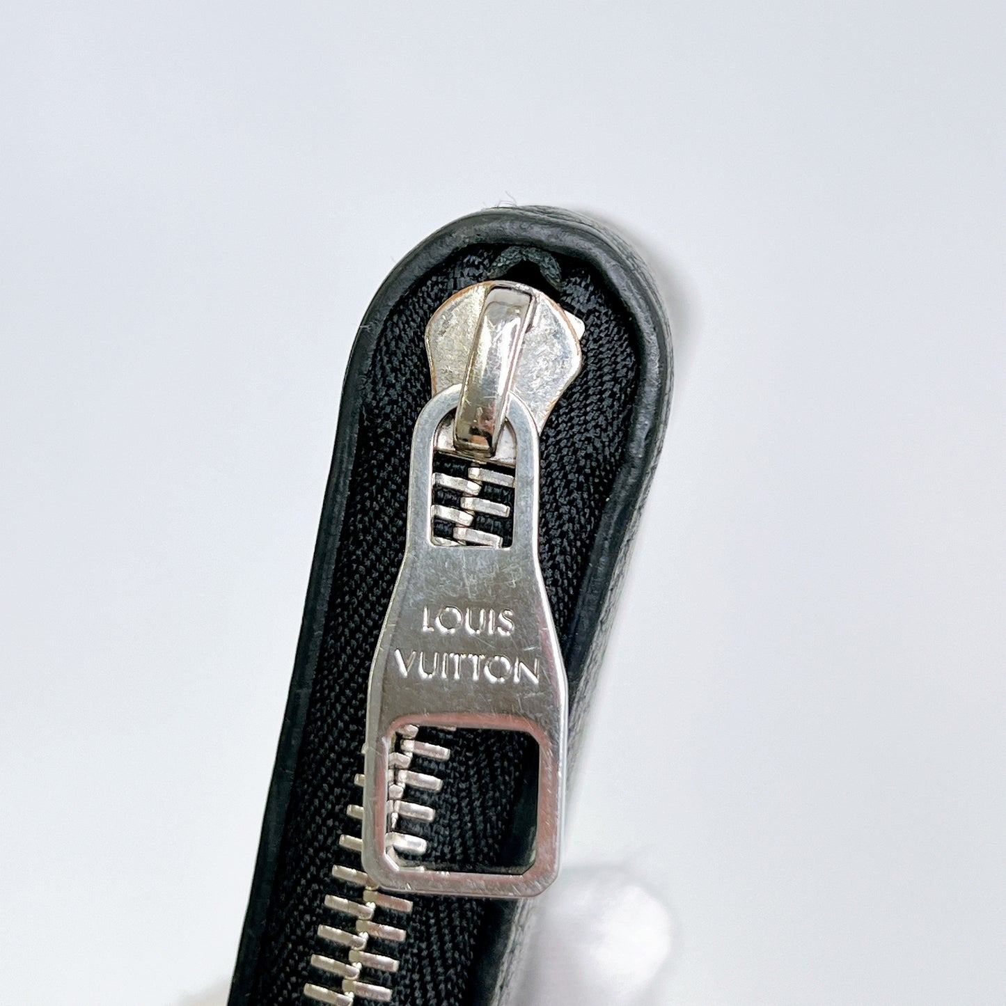 A3155 ヴィトン トリヨン ジッピーウォレットヴェルティカル M58412 長財布