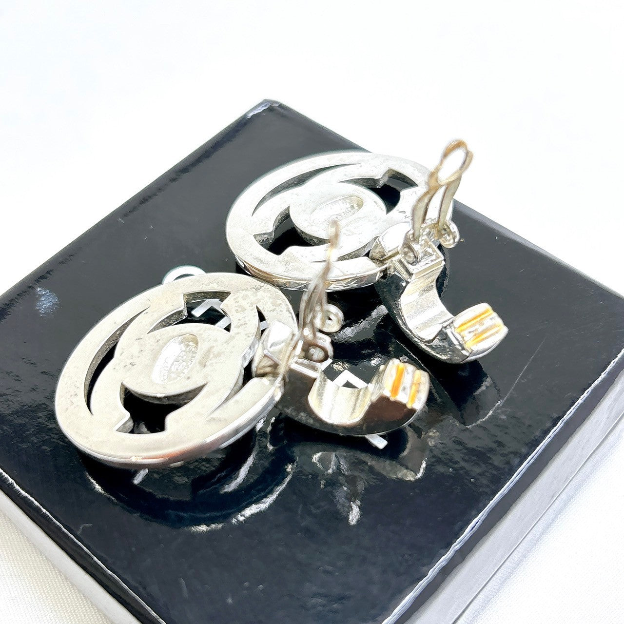B0319 シャネル ココマーク ターンロック イヤリング 97P マメ有 シルバー