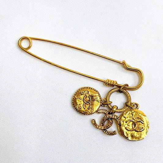 B0616 シャネル  ブローチ 安全ピン ココマーク チャーム GP