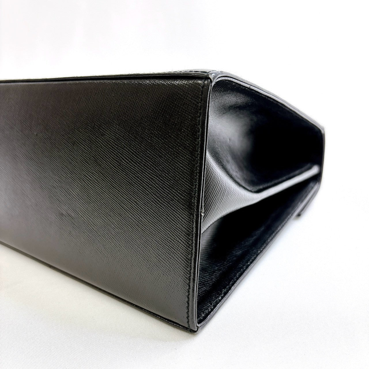 B0642 フェラガモ ガンチーニ 2way サフィアーノ ハンドバッグ ブラック