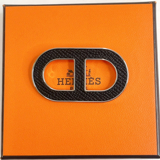 B0817 エルメス ブローチ シェーヌダンクル レザー