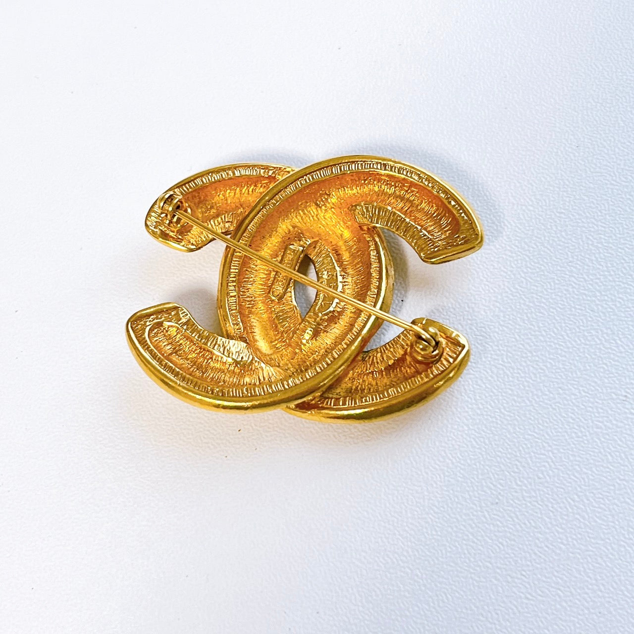 A2363 シャネル マトラッセ ココマーク ブローチ 刻印1142