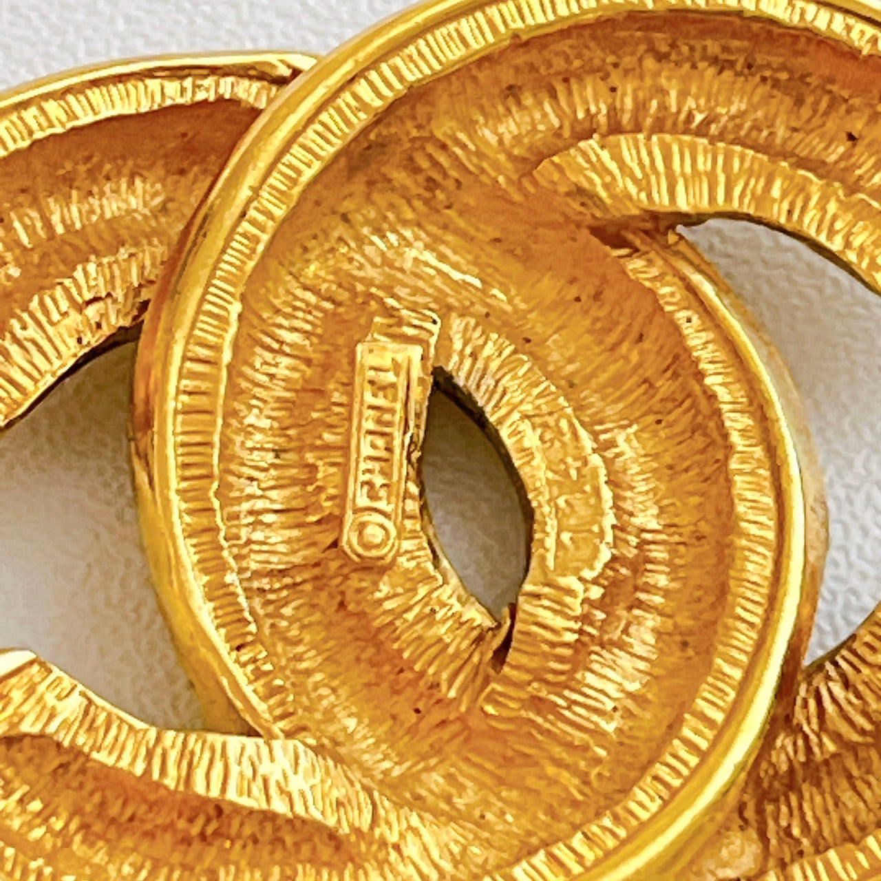 A2727 シャネル ココマーク マトラッセ ブローチ 刻印1142