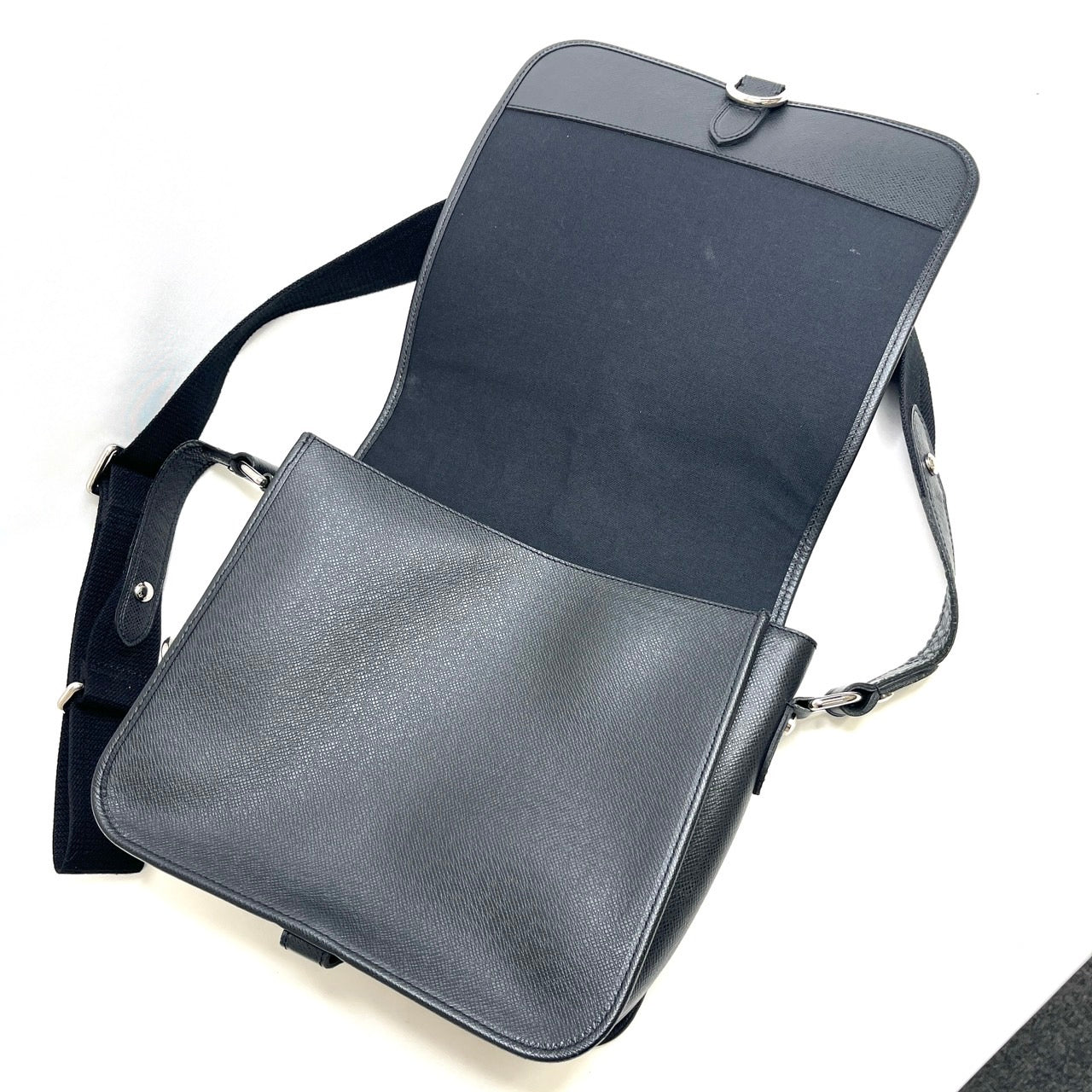 B2288 ルイヴィトン タイガ アンドレイ ショルダーバッグ アルドワーズ ブラック シリアル:BA3019【買戻し対象】