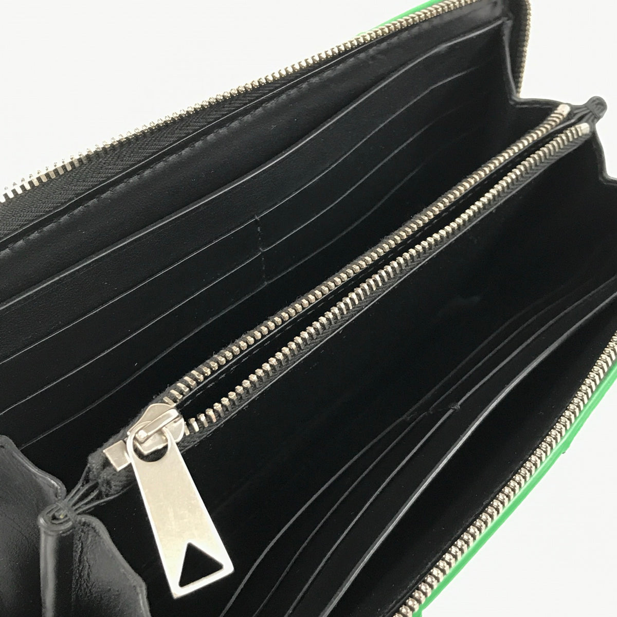 E4790 ボッテガヴェネタ マキシイントレ 長財布 ラウンドジップ レザー RFID ブラック