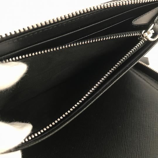 E4366 プラダ 未使用品 2ML188 サフィアーノ ブラック レザー トライアングル ラウンドファスナー メンズ 長財布 RFID
