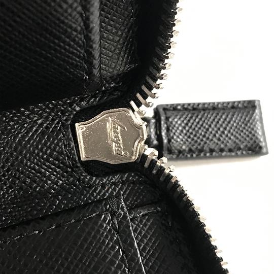 E4366 プラダ 未使用品 2ML188 サフィアーノ ブラック レザー トライアングル ラウンドファスナー メンズ 長財布 RFID