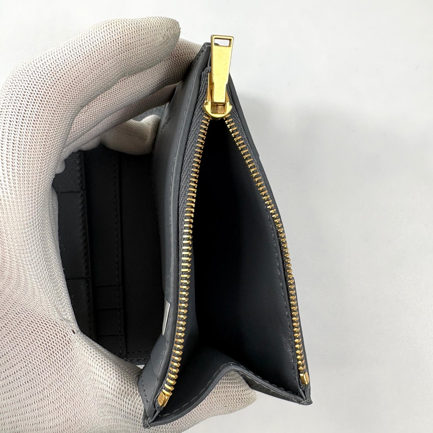 E2468 ボッテガヴェネタ カセット マキシ イントレチャート 3つ折り財布 グレー