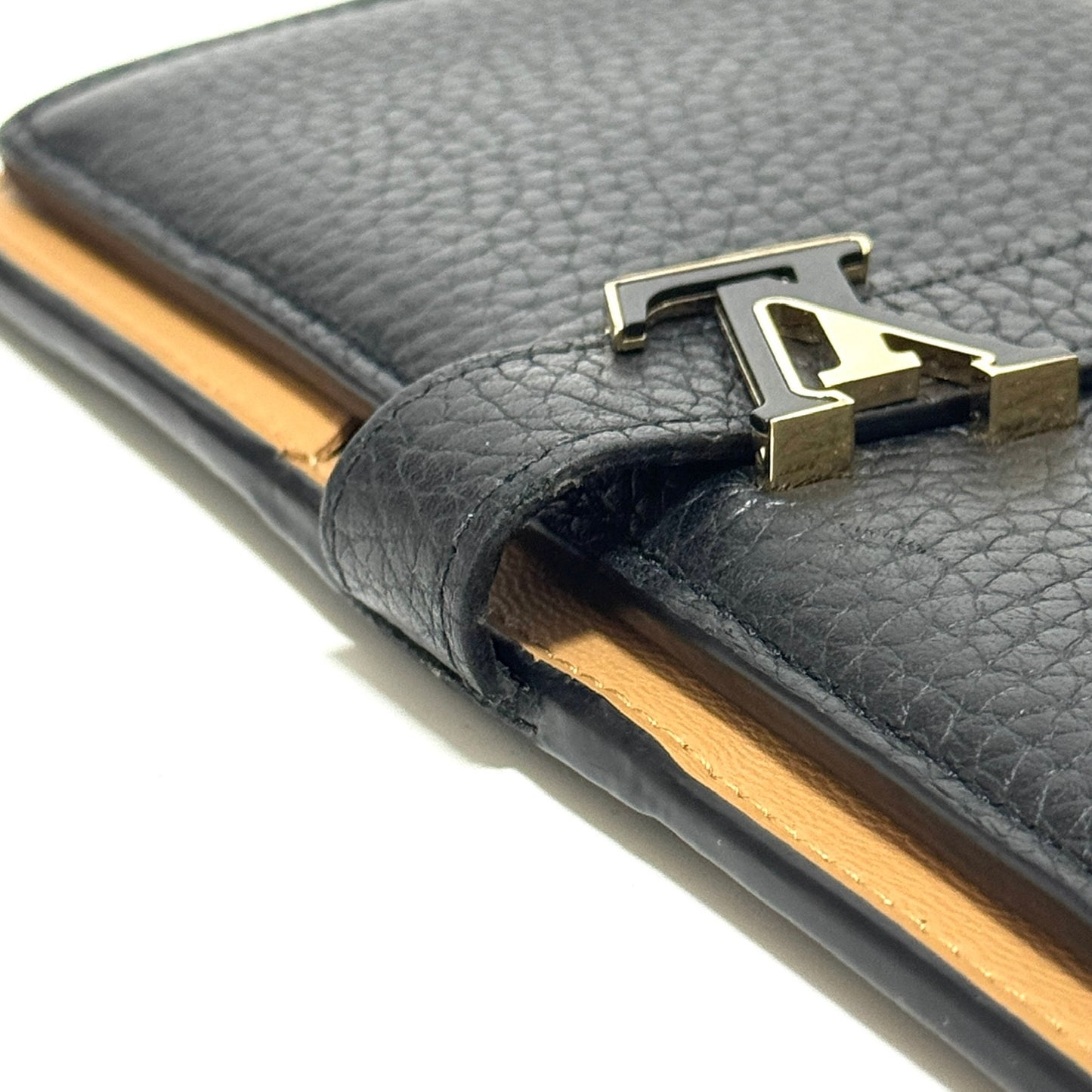 ルイヴィトン M81330 LV ヴェルティカルウォレット トリヨン カプシーヌ ブラック 長財布 シリアル：IC B3631
