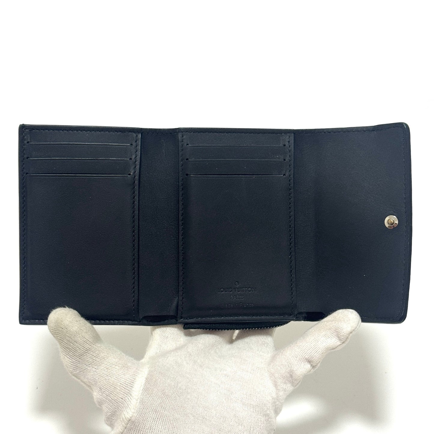 ルイヴィトン LV M82556 モノグラムアンプ ラント ポルトフォイユ パイロット 折り財布 B3508