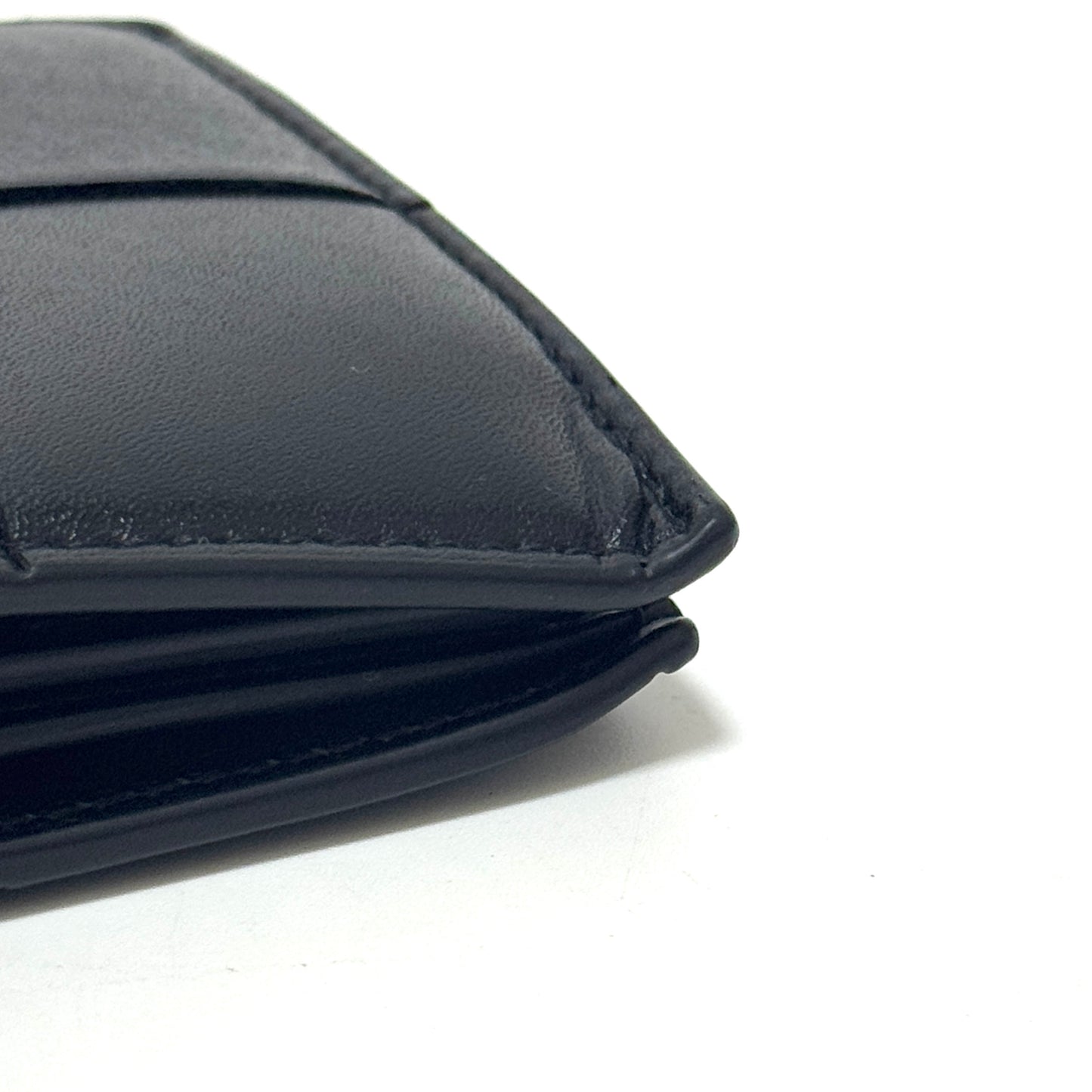 ボッテガヴェネタ マキシイントレチャート カセット レザー 二つ折り財布 ICチップ ブラック E1784