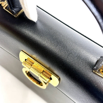 B0642 フェラガモ ガンチーニ 2way サフィアーノ ハンドバッグ ブラック