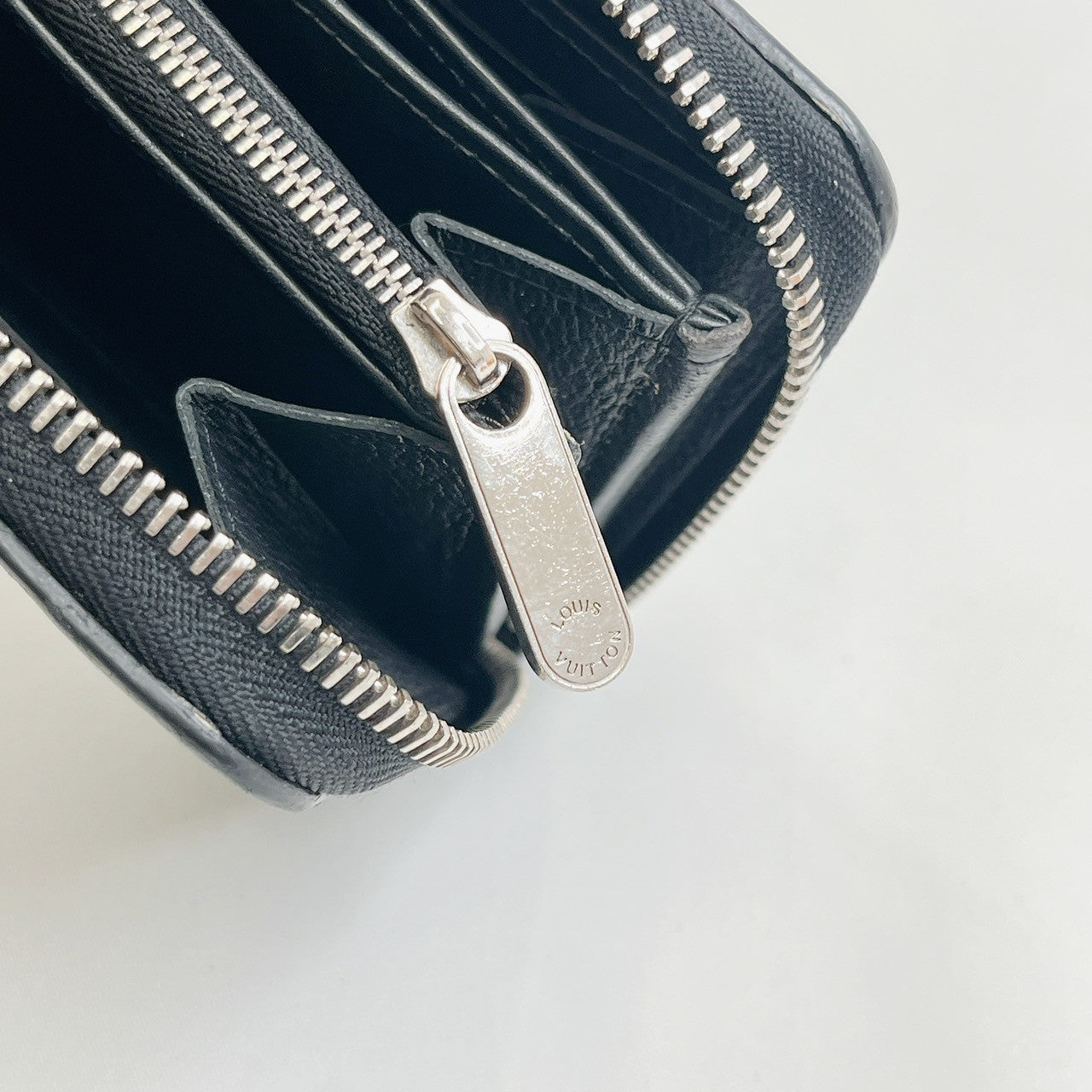 B0716 ルイヴィトン ジッピーウォレット マヒナ ノワール 長財布 ラウンドジップ シリアル:TN1115