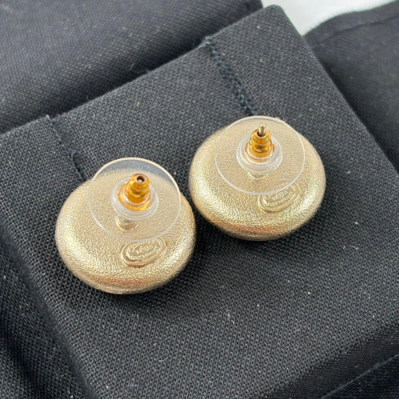 E2124 シャネル ココマーク 18A ピアス(両耳用) GP×ラインストーン ブラック×ゴールド